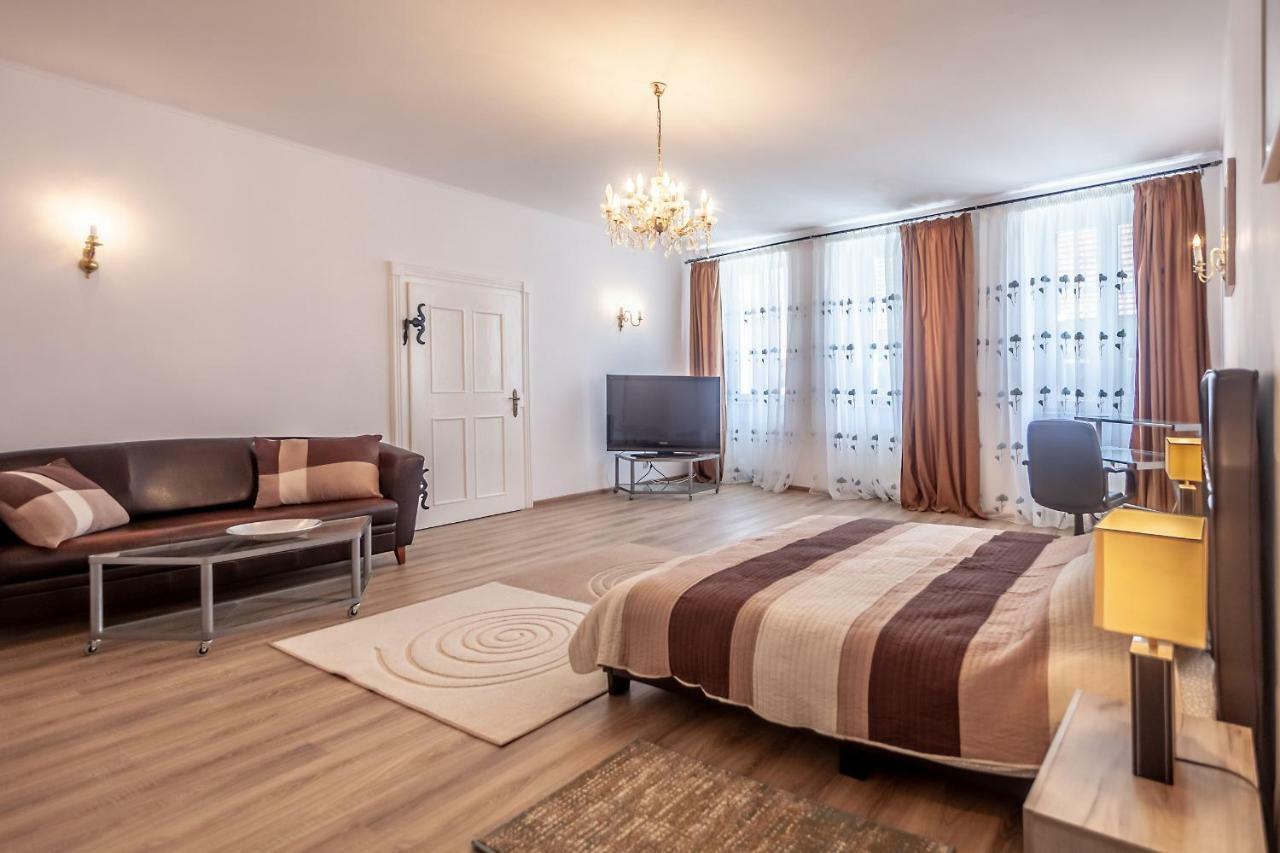 Kostas Apartments Brasov Ngoại thất bức ảnh